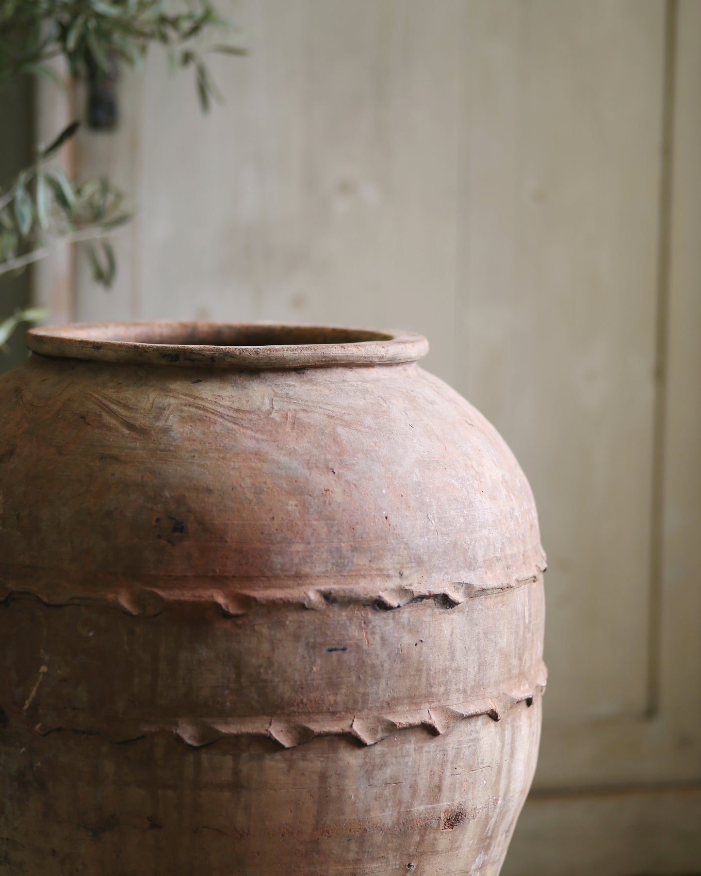 TULA ANTIQUE OLIVE POT