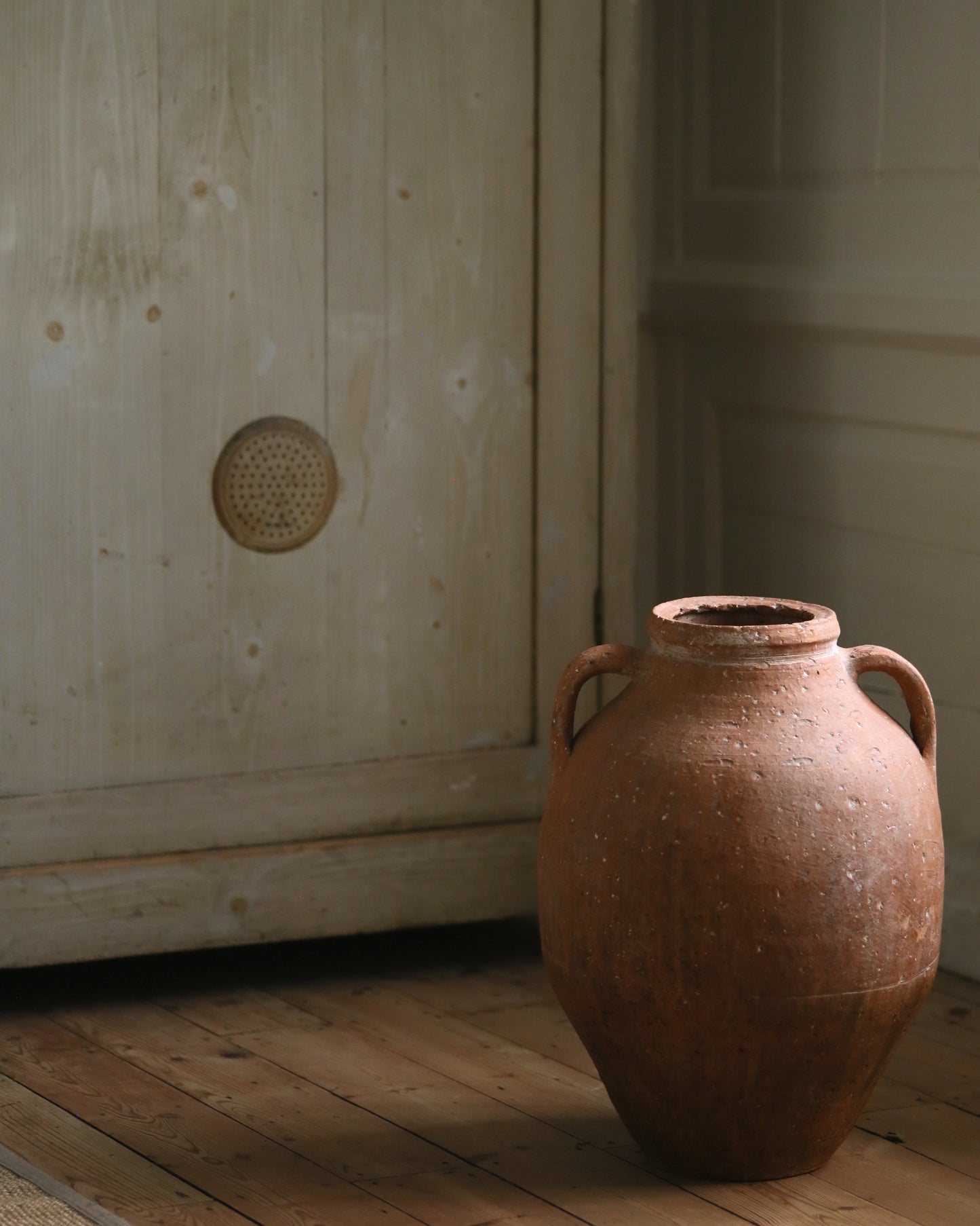 THARI HANDLED OLIVE POT