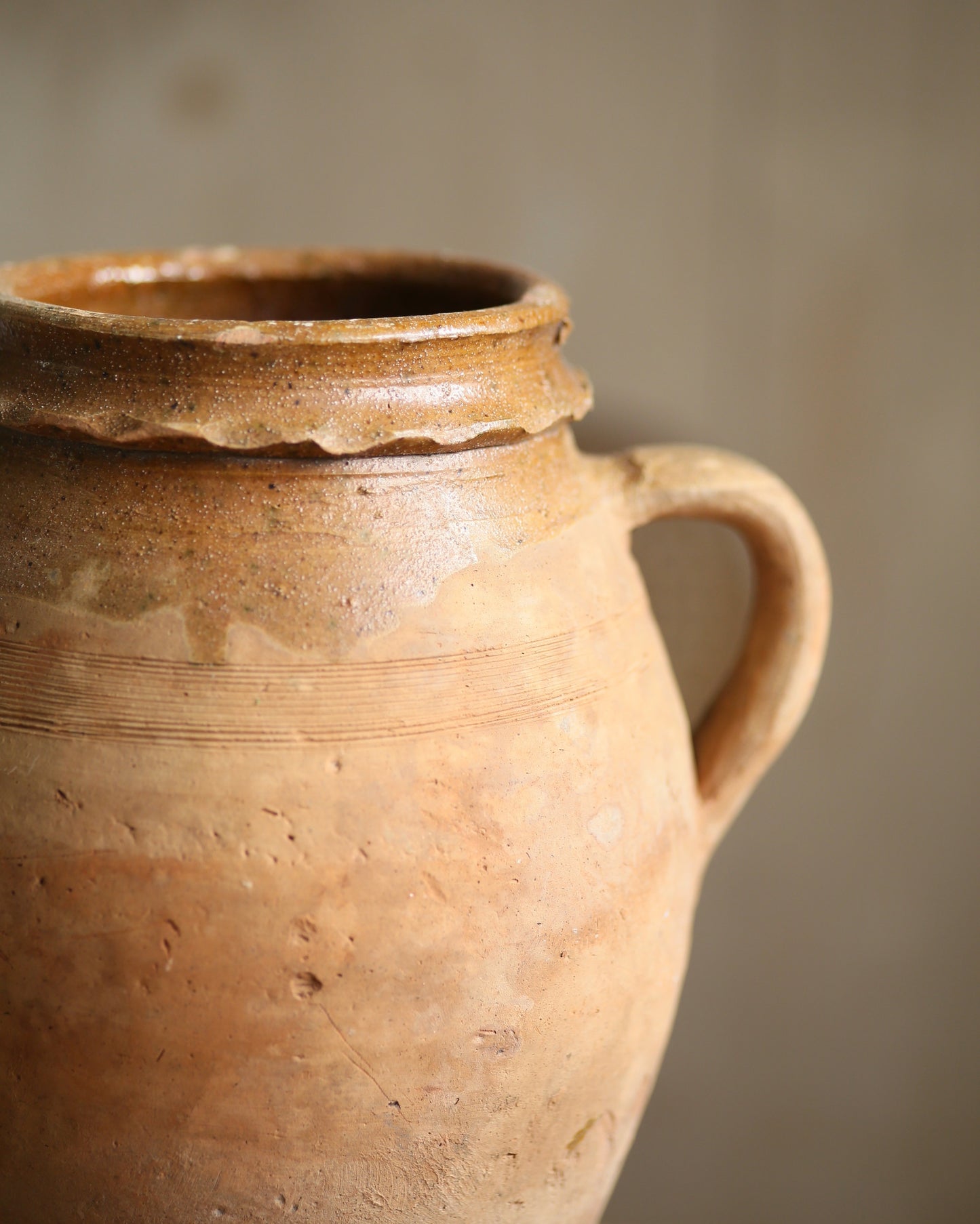 KALI OCHRE GLAZED POT