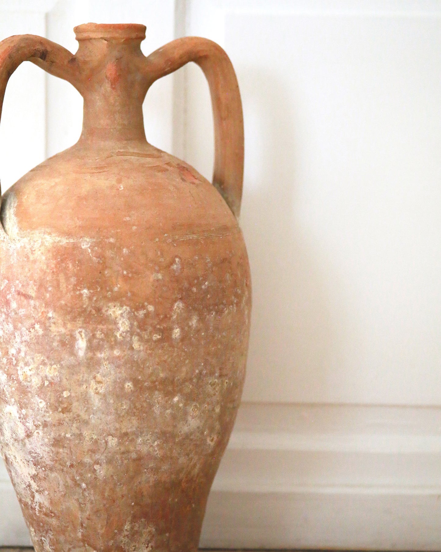 LUGO TWIN HANDLED URN