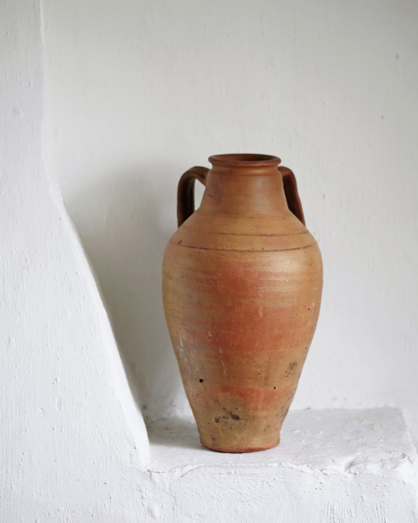 AIGIO ANTIQUE AMPHORA
