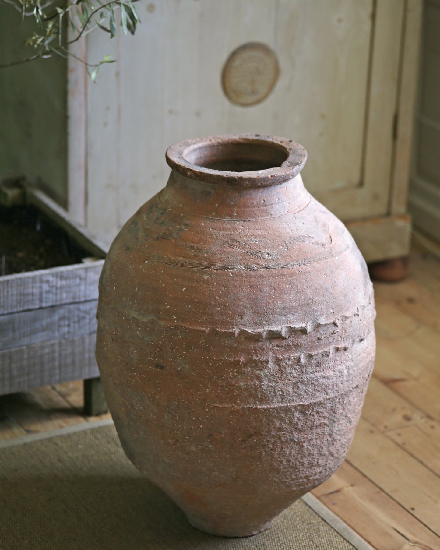 OSSI ANTIQUE OLIVE POT