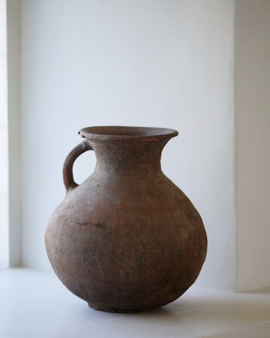 Unusual original antique water jug pot