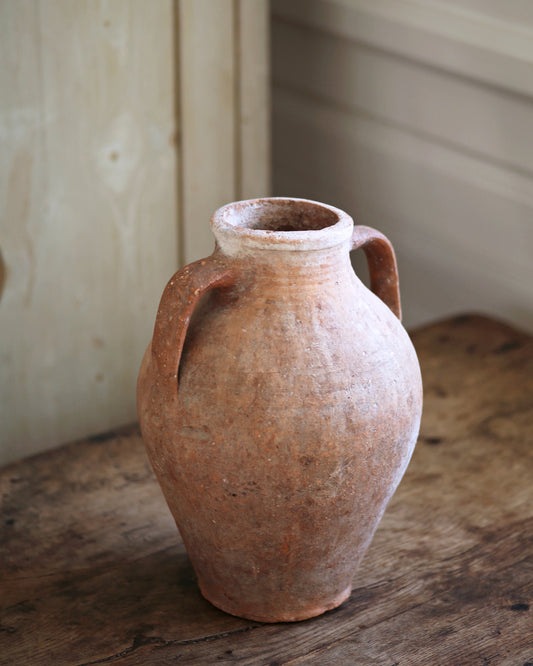 SUELO ANTIQUE URN