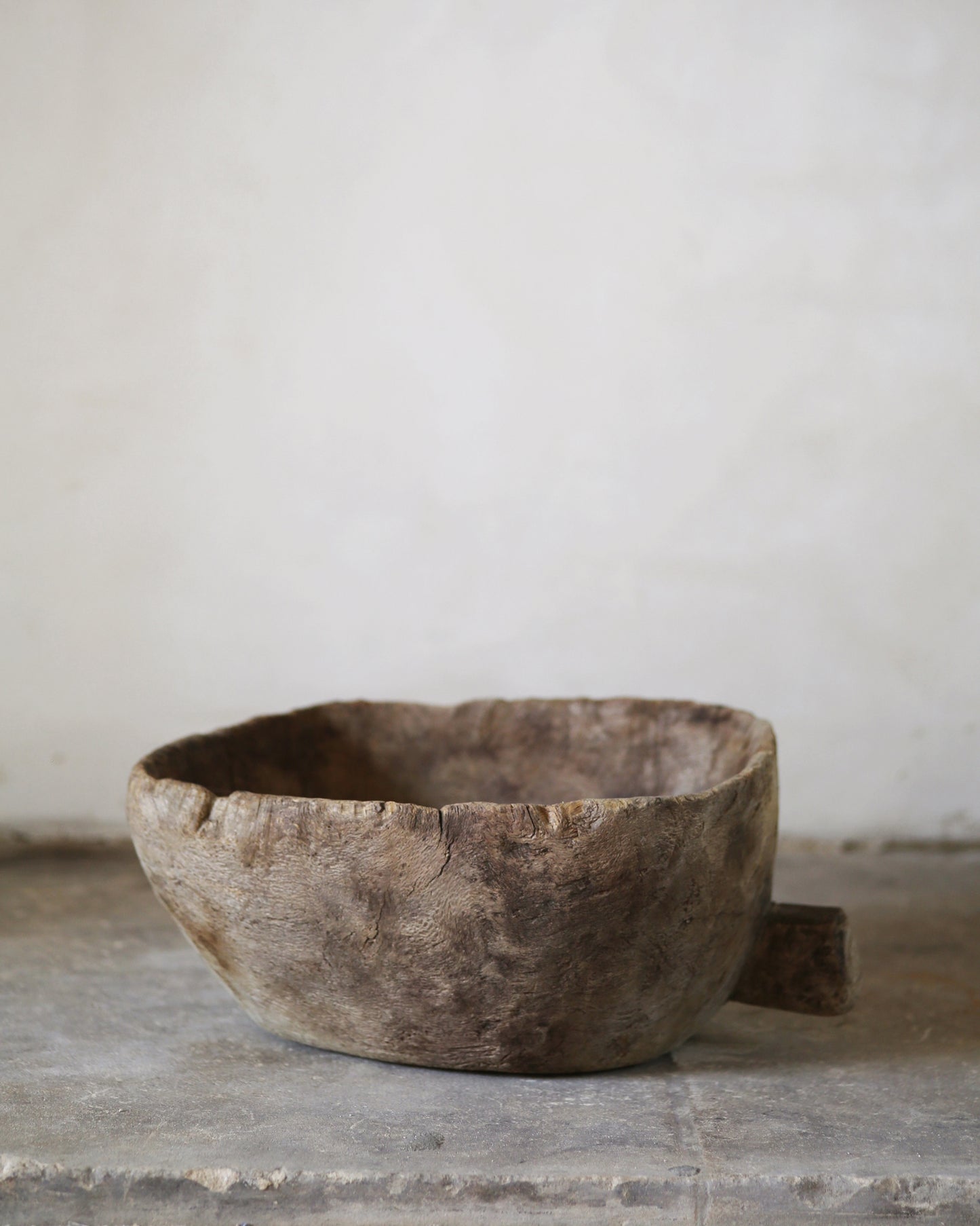 LIOS CARVED WOODEN BOWL