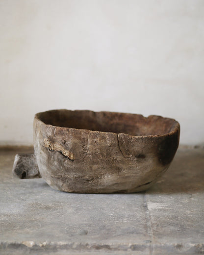 LIOS CARVED WOODEN BOWL