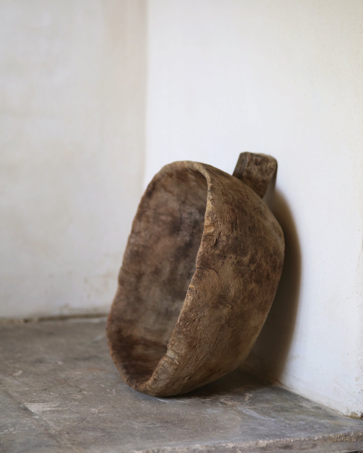 LIOS CARVED WOODEN BOWL