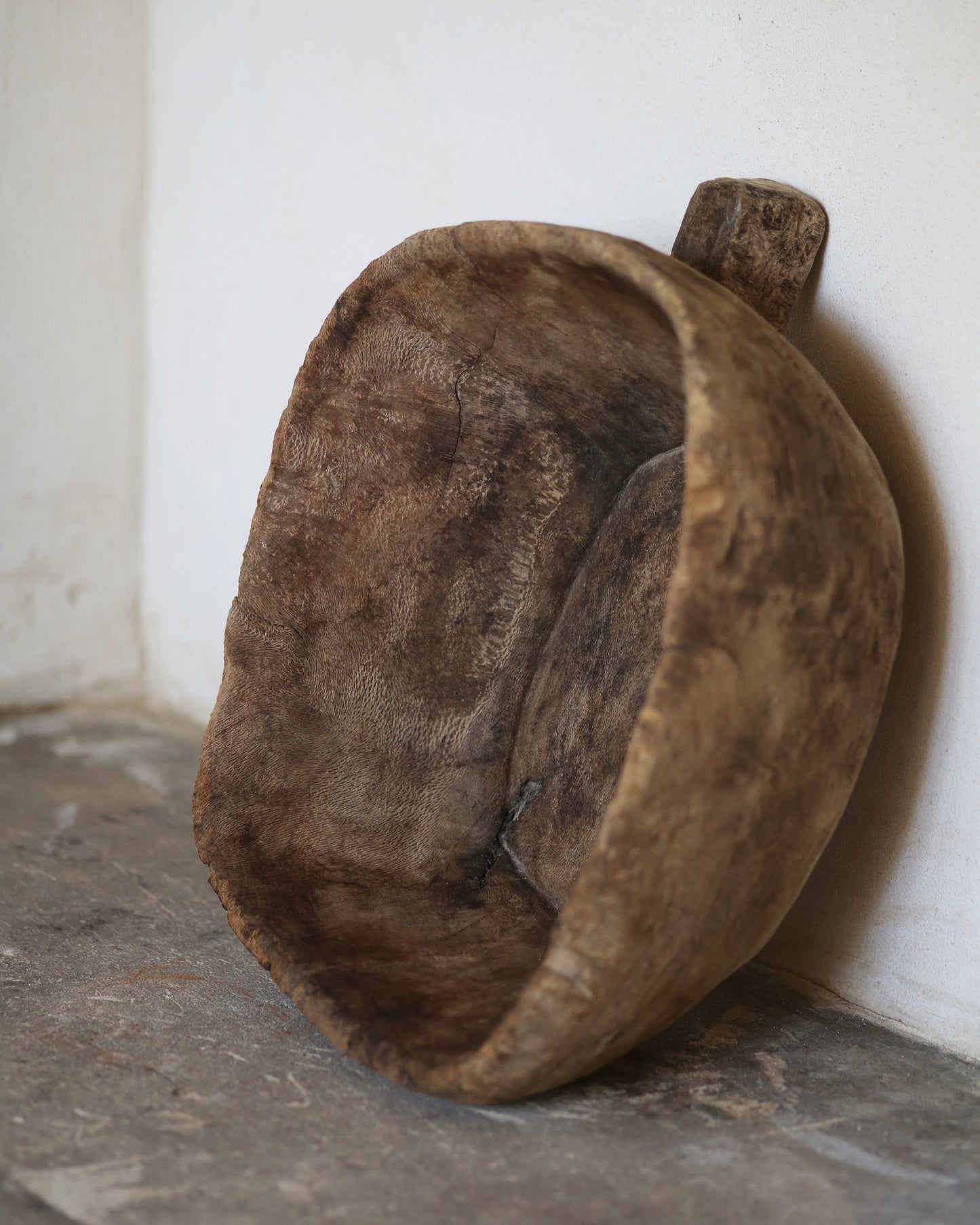 LIOS CARVED WOODEN BOWL