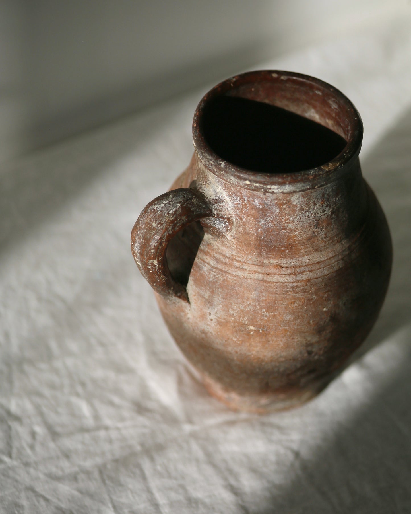 NIAS PITCHER