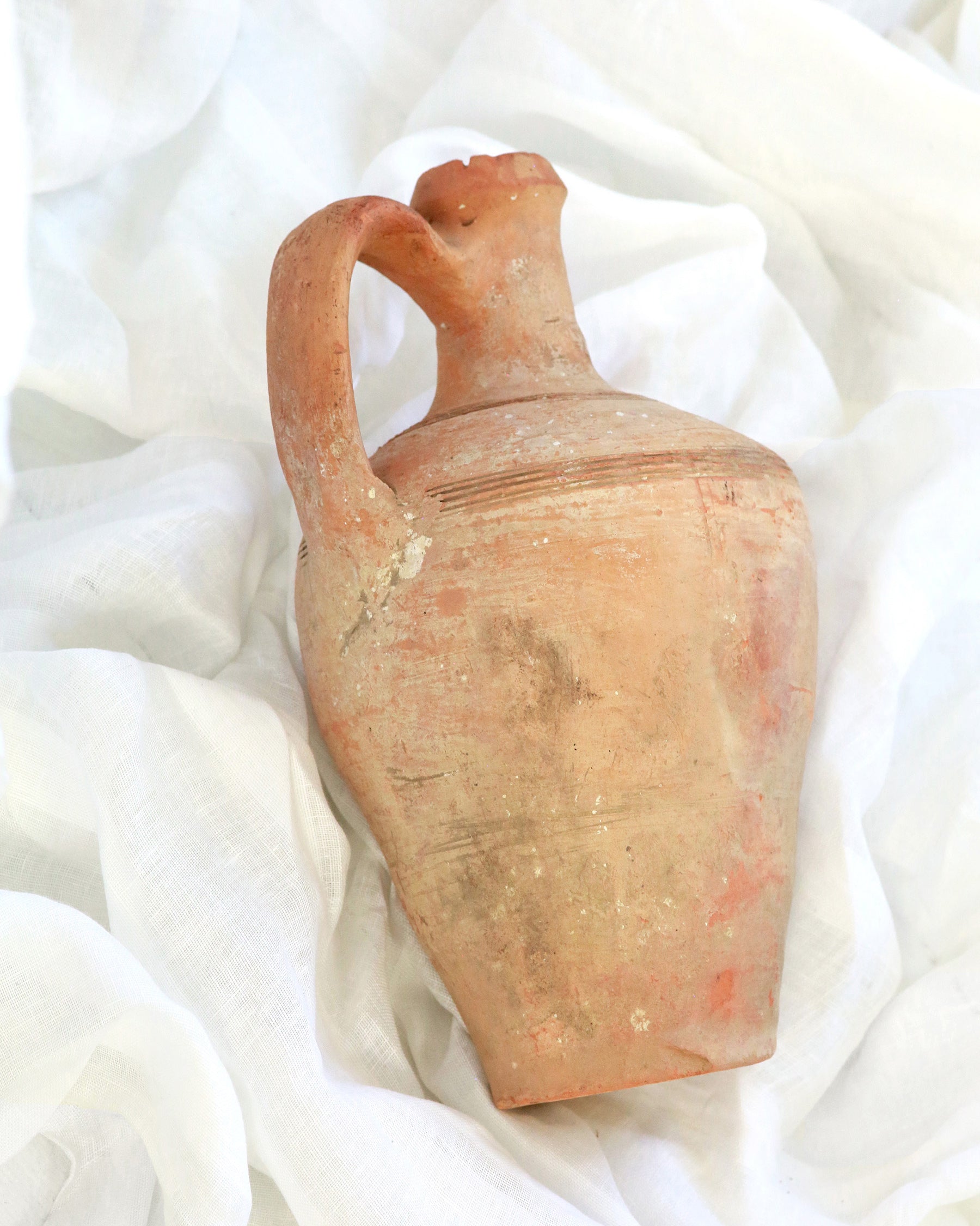 Original terracotta vase with Mediterranean feel