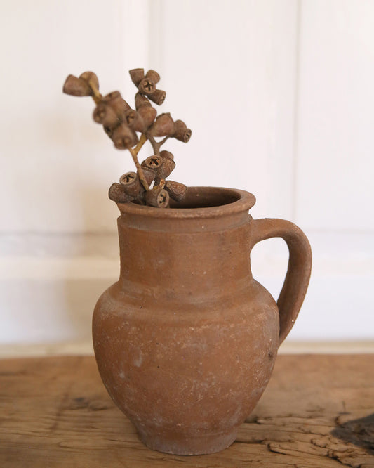 MEDE PITCHER POT