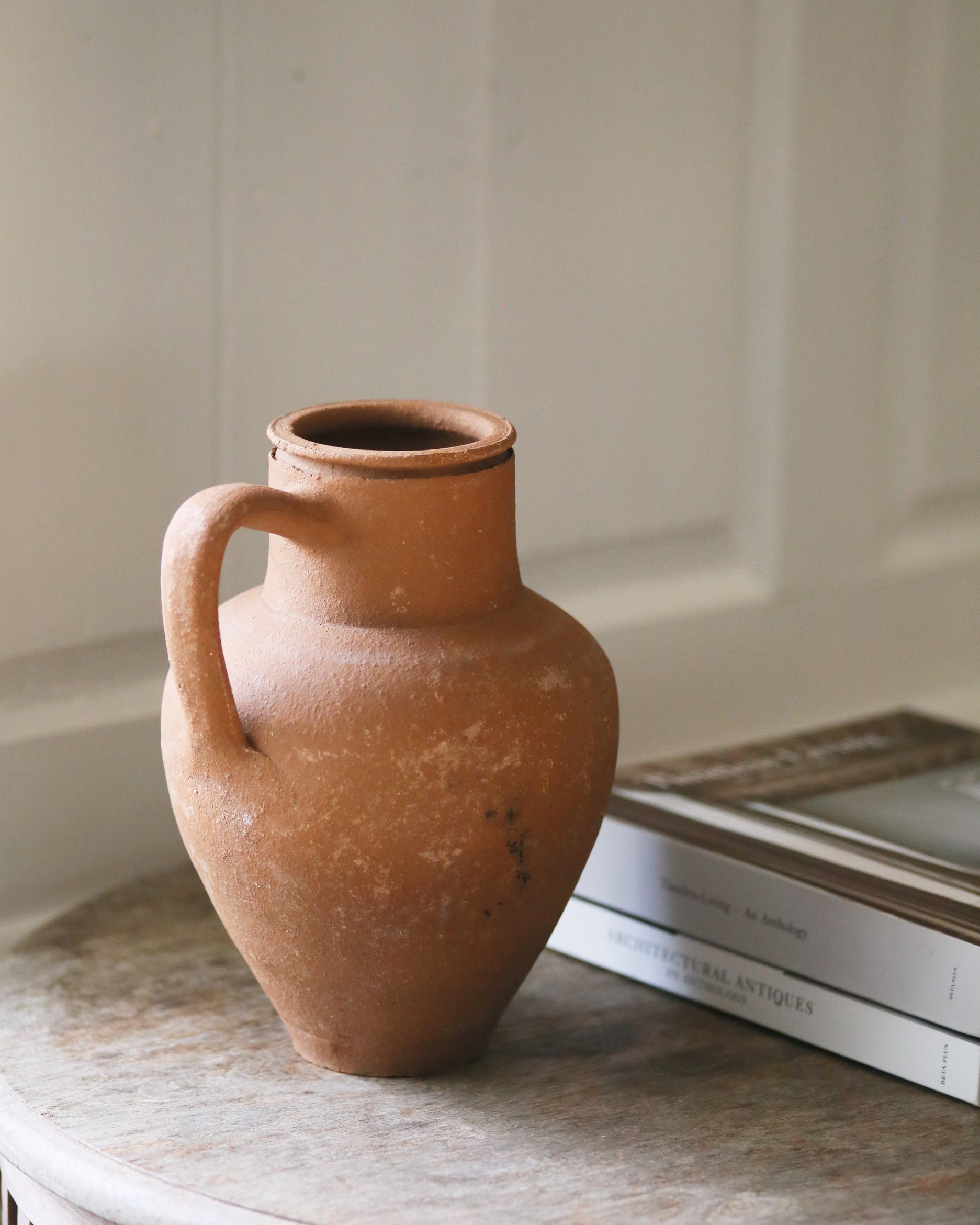 Antique decorative homeware vase/pot