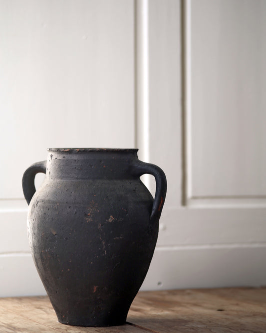ADRANO ANTIQUE POT