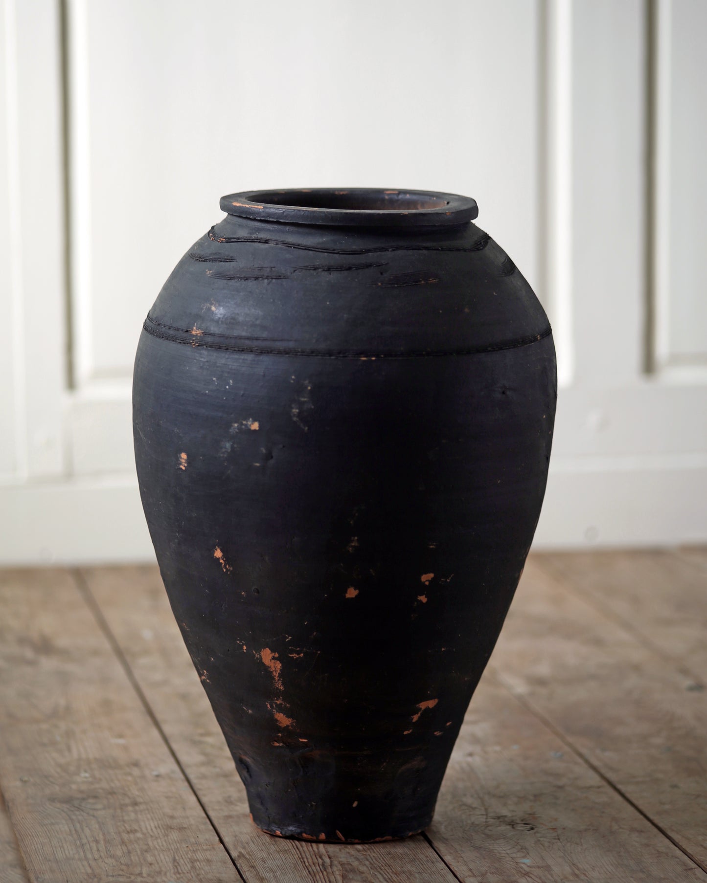 PURA BLACK VASE