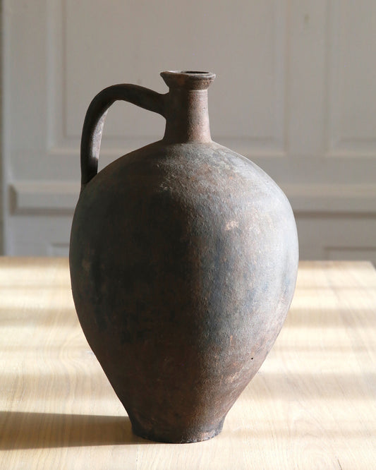 SERRES BOTTLE NECK PITCHER