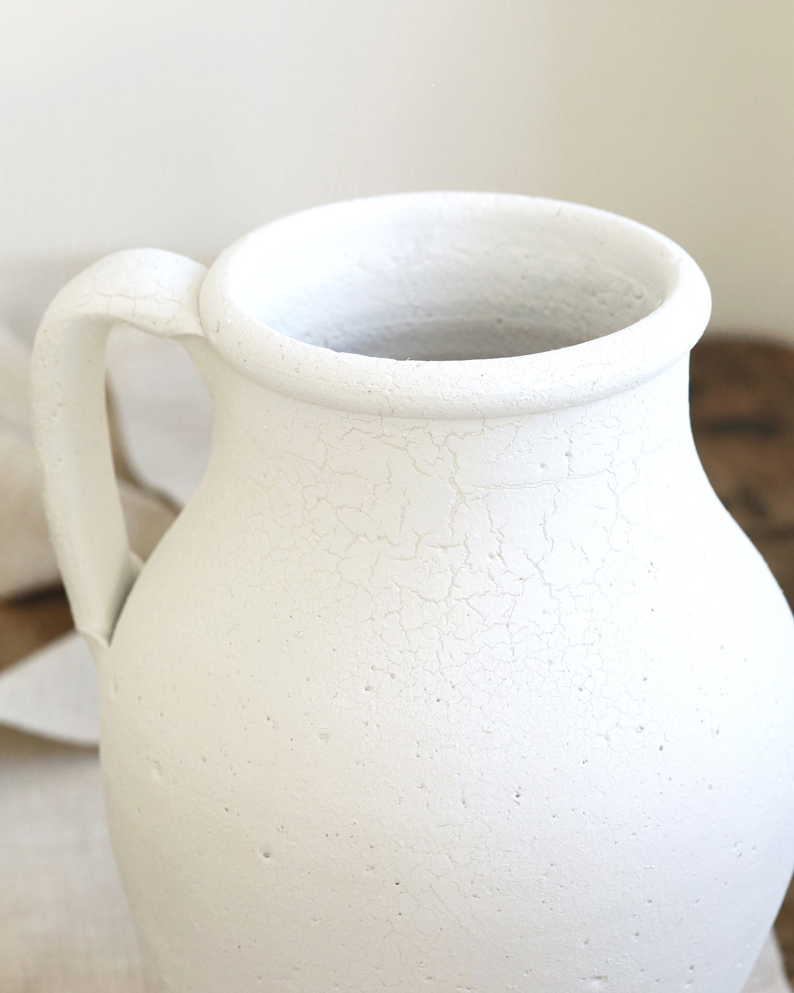 Chalk white finish to jug with handle