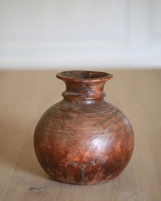 ANTIQUE WOODEN POT I