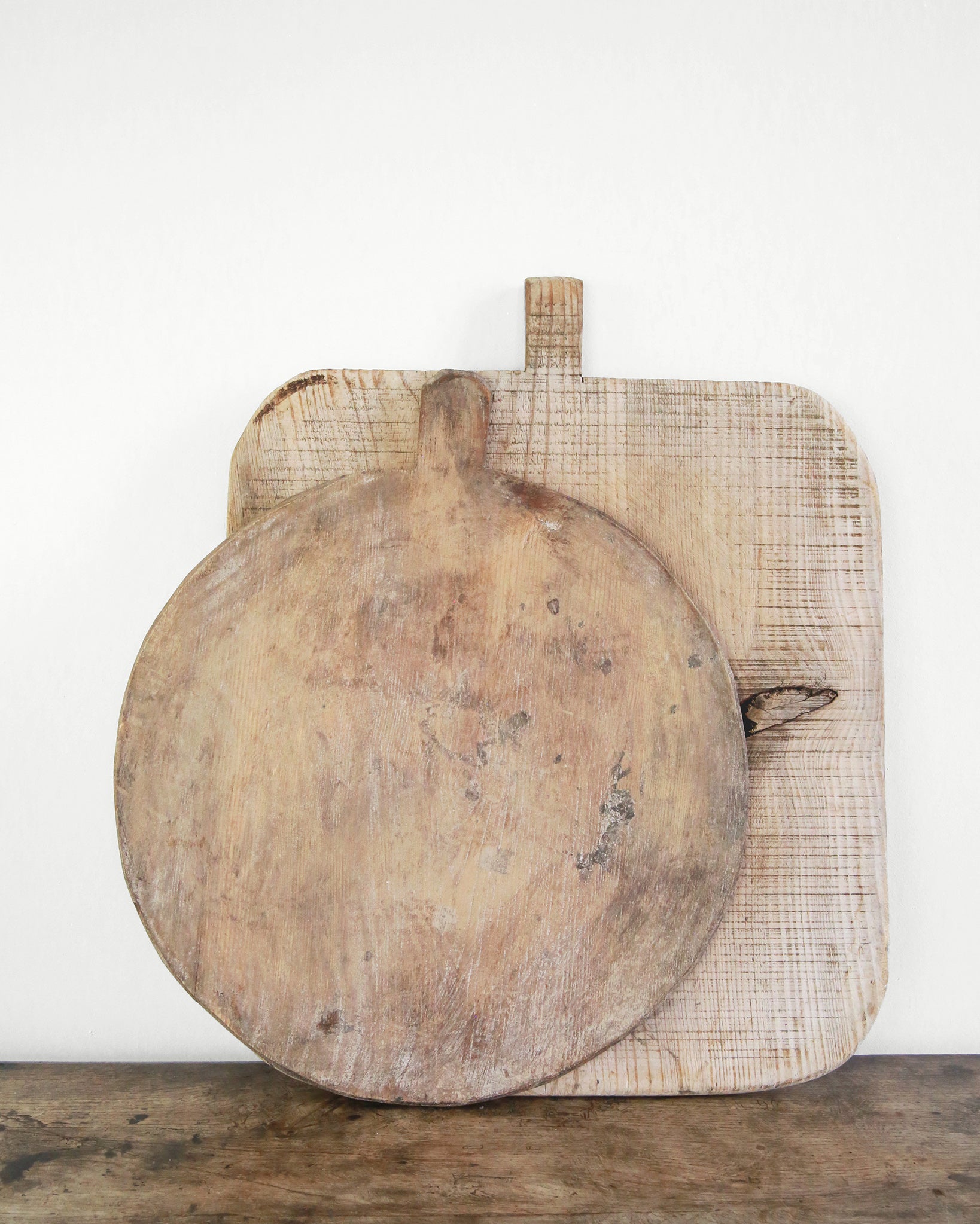 Rustic wooden chopping board and pizza board 