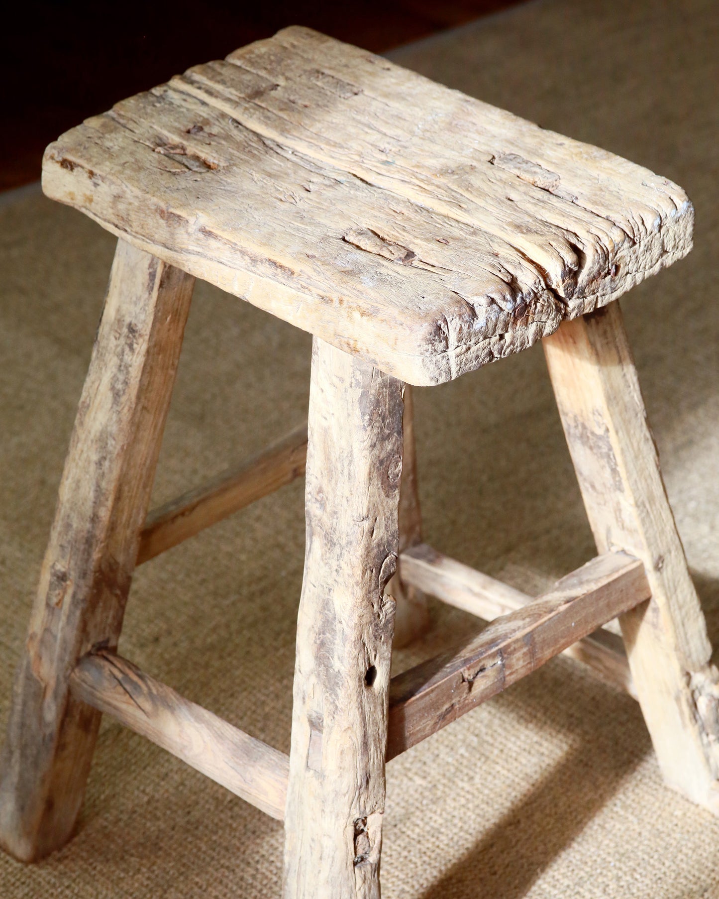 RUSTIC ELM STOOL