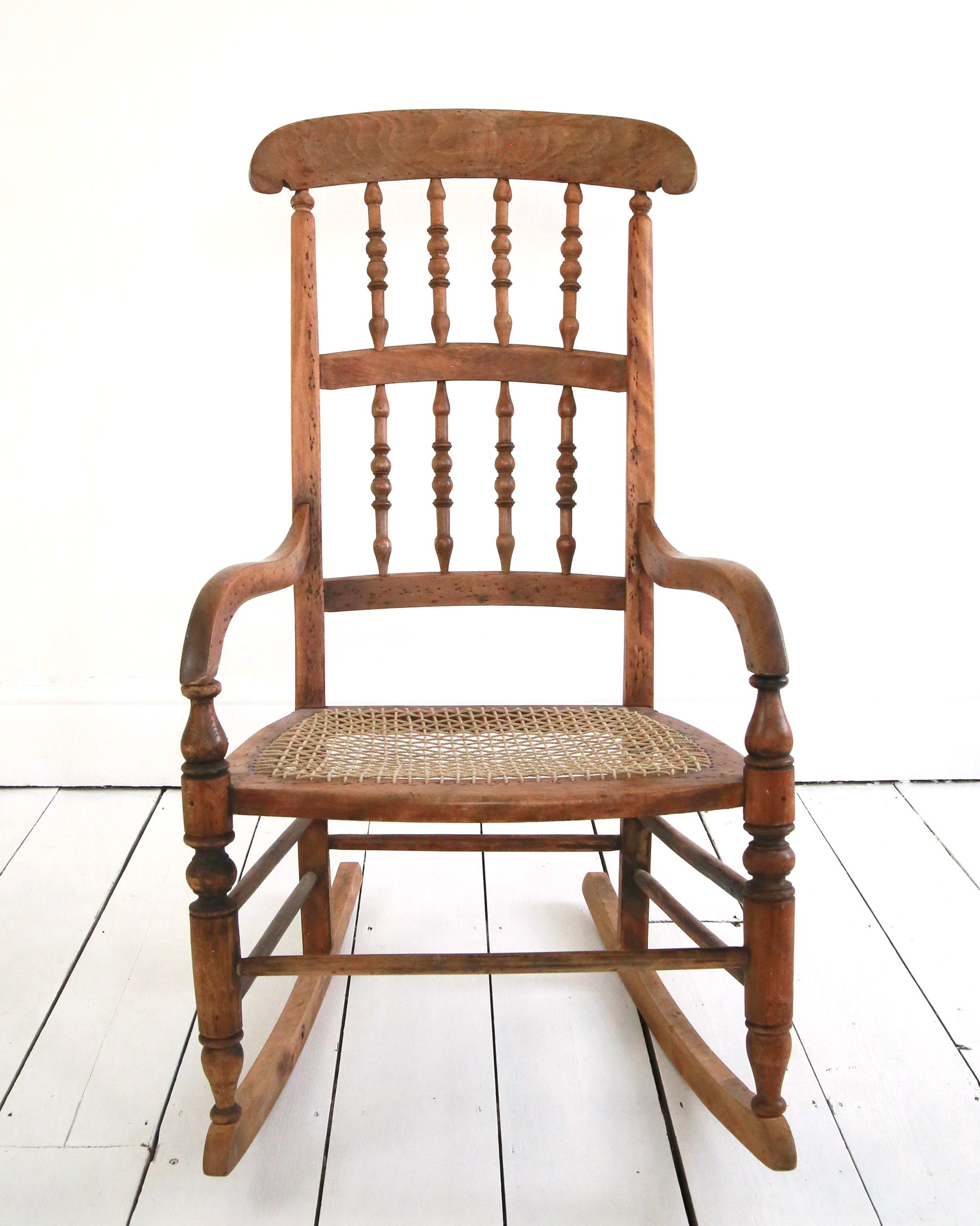STRING SEAT ROCKING CHAIR – Kiln
